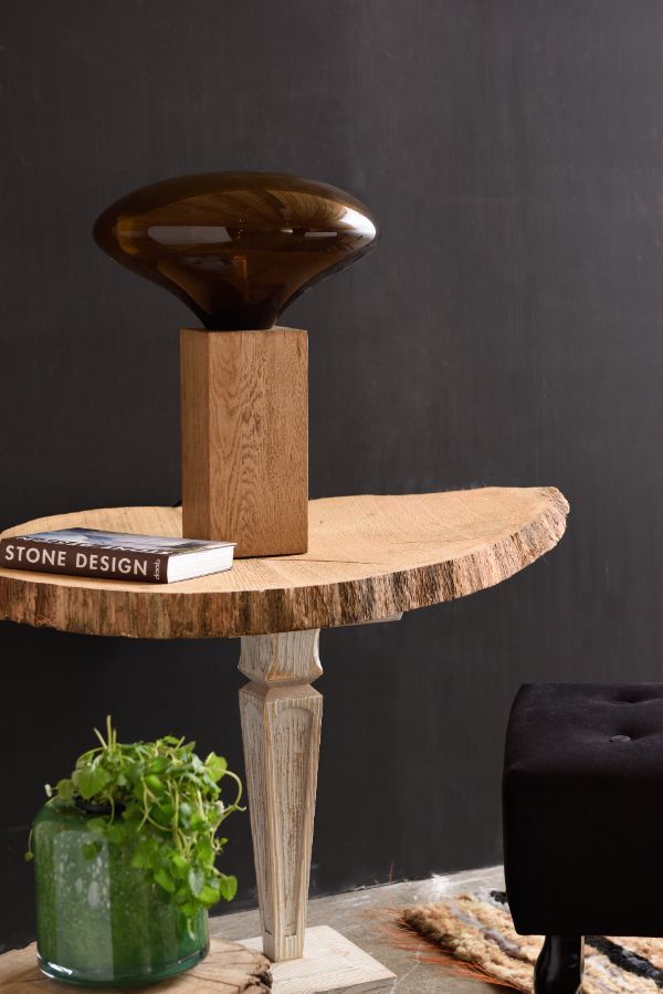 Duża oliwkowa lampa stołowa Cocoon w naturalnym stylu