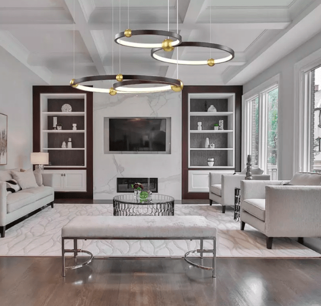 Duża wisząca lampa Aurora z ledowymi ringami w czarno-złotej kolorystyce