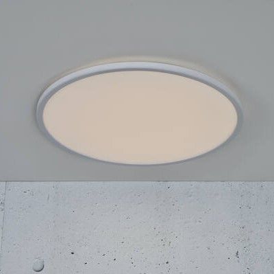 Duży biały plafon Oja 42 z oświetleniem LED, IP54 i czujnikiem ruchu