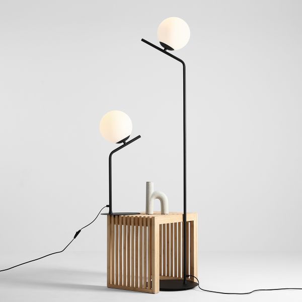 Elegancka i smukła czarna lampa podłogowa Gallia