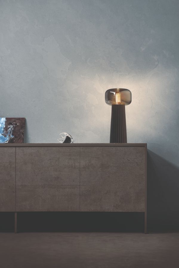 Elegancka lampa stołowa Faro z ceramiczną podstawą