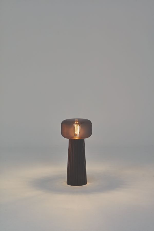 Elegancka lampa stołowa Faro z ceramiczną podstawą