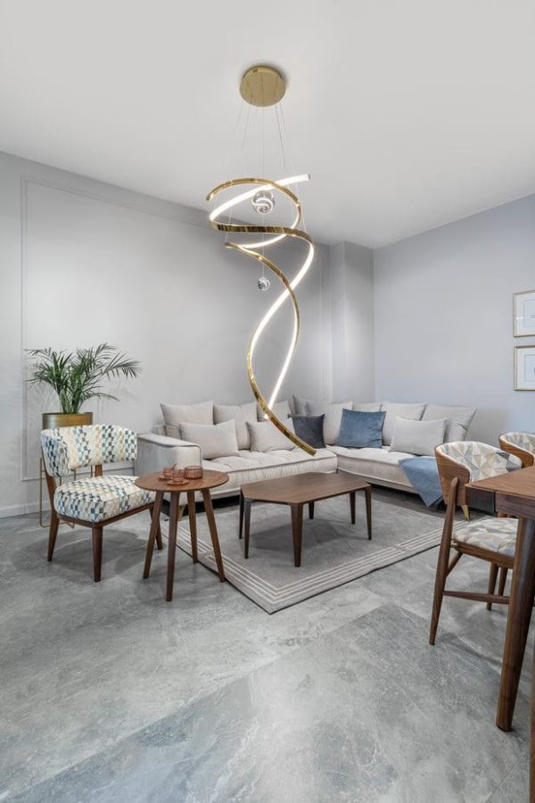 Elegancka złota lampa wisząca Ritz z oświetleniem LED