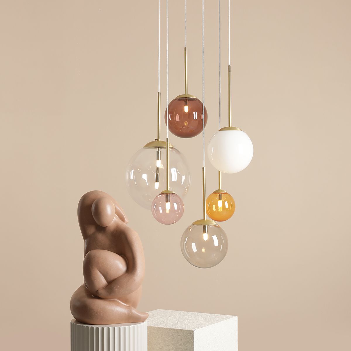 Kolorowa wisząca lampa Bosso 6 idealna do jadalni