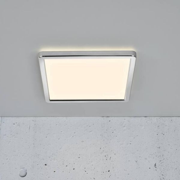 Kwadratowy plafon Oja Square o wymiarze 29 cm, klasie szczelności IP54 oraz temperaturze barwowej 3000K/4000K