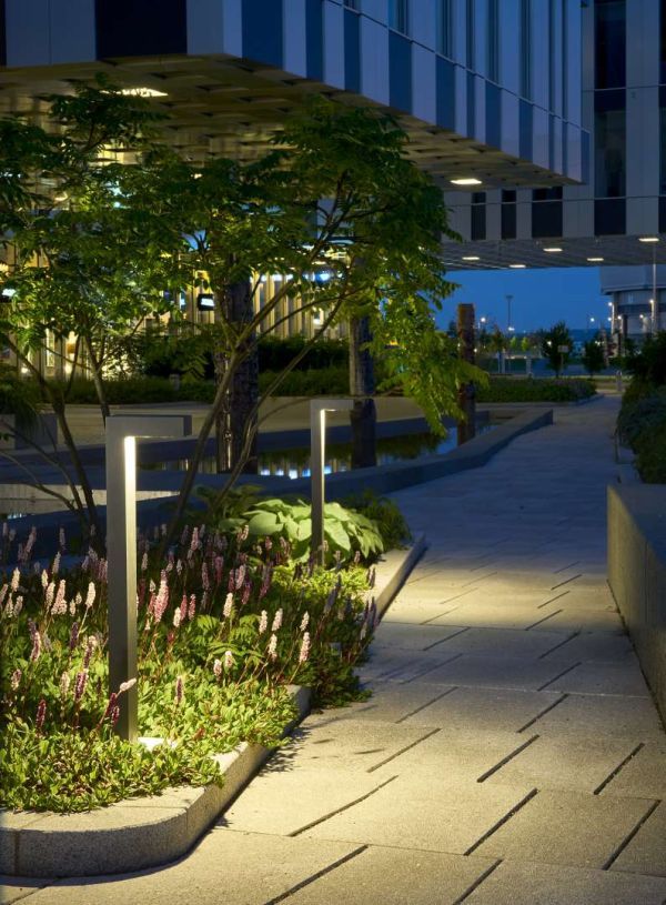 Lampa ogrodowa Asker – słupek z szerokim kątem oświetlenia