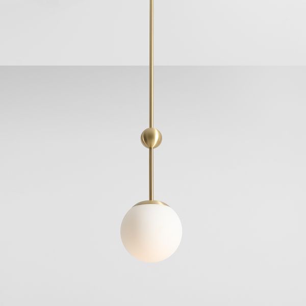 Lampa sufitowa Mae z kolekcji Artera & Ardant z eleganckim szklanym kloszem