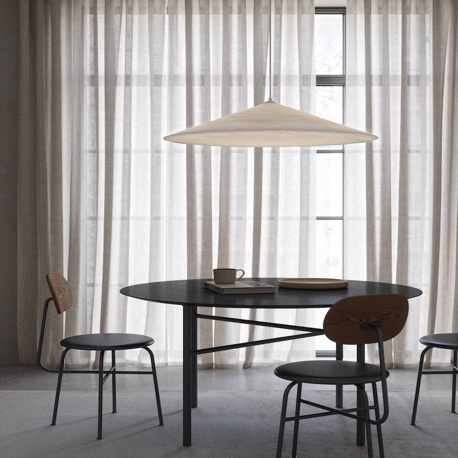 Lampa wisząca Hill od DFTP z szerokim kloszem wykonanym z materiału Tyvek