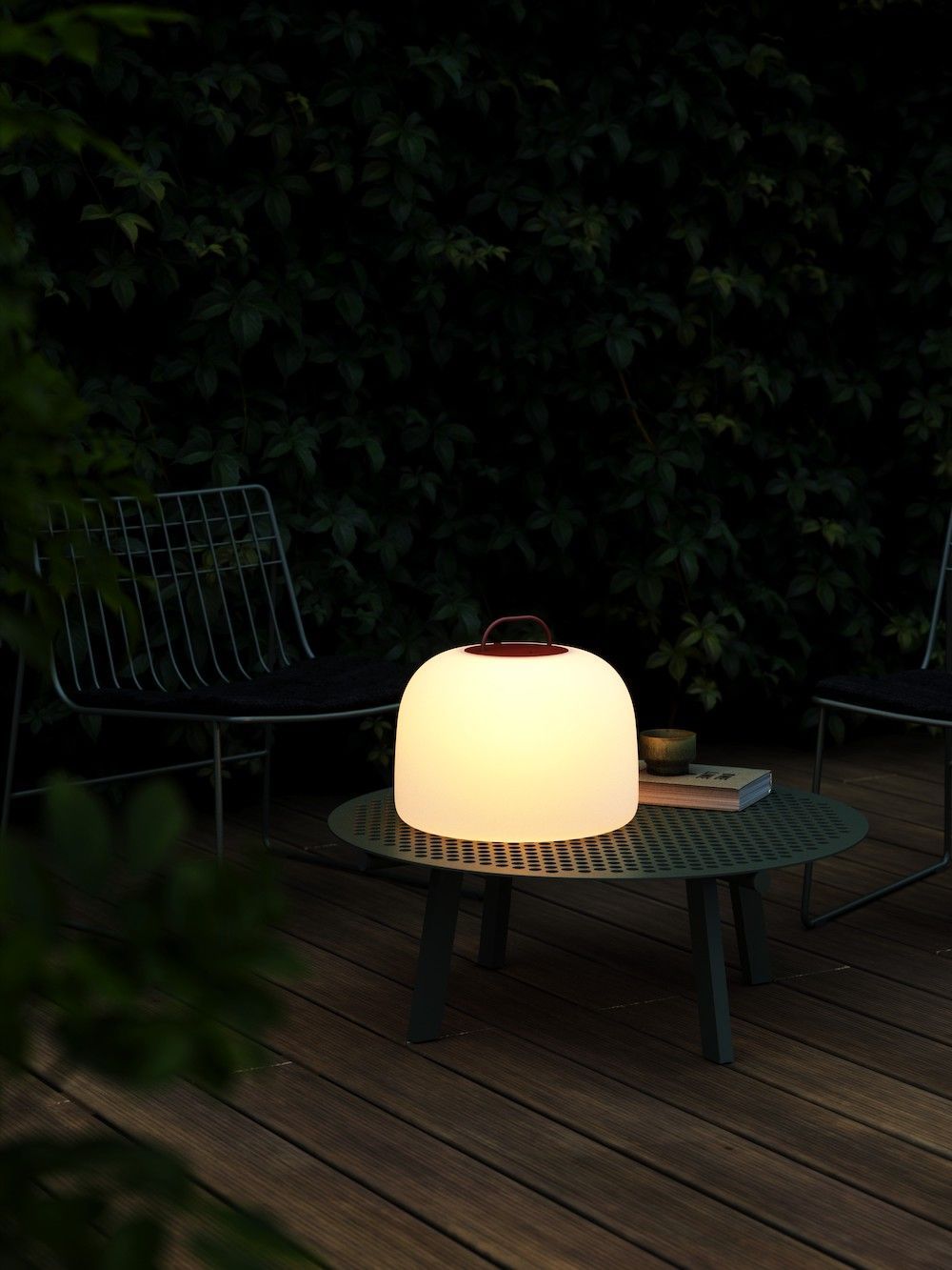 Mobilna lampa LED Kettle 36 w czerwonym kolorze, odporna na warunki atmosferyczne (IP65)