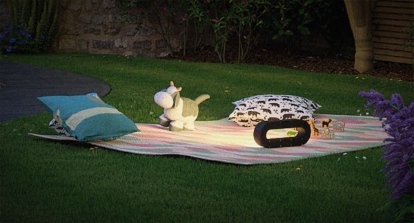 Mobilna lampa Moval o klasie ochrony IP44 i temperaturze barwowej 3000K