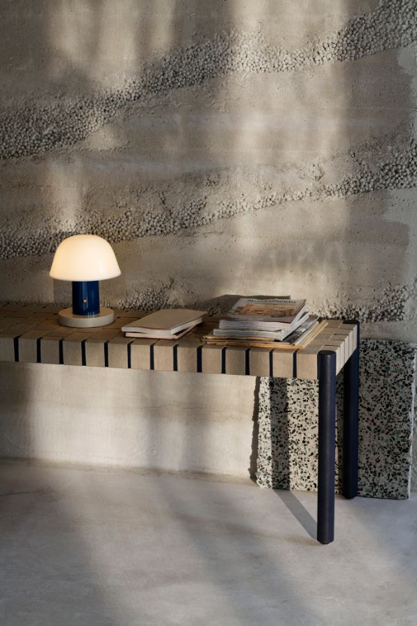 Mobilna lampa Setago JH27 w kolorze granatowym