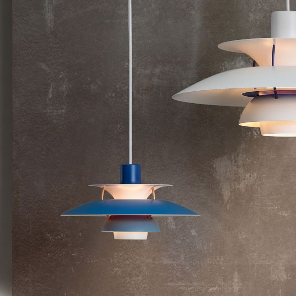 Niebieska lampa wisząca PH 5 Mini od Louis Poulsen