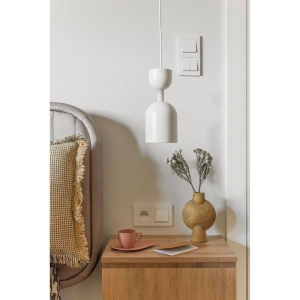 Nowoczesna, całkowicie biała lampa wisząca Supuru