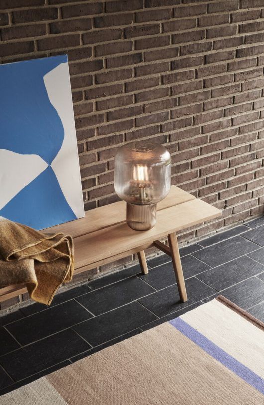 Nowoczesna lampa stołowa Pirum z dymionego szkła