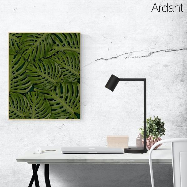 Nowoczesna matowa lampa biurkowa Ascoli w kolorze czarnym