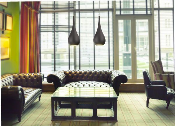 Nowoczesna, wisząca lampa Drop w czarnym kolorze