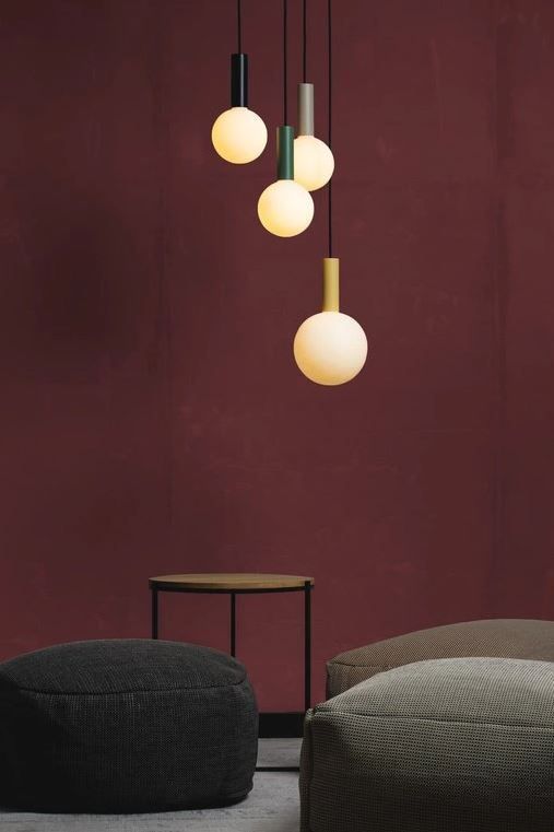 Nowoczesna wisząca lampa Matuba w kolorze niebieskim zachwyca swoim designem