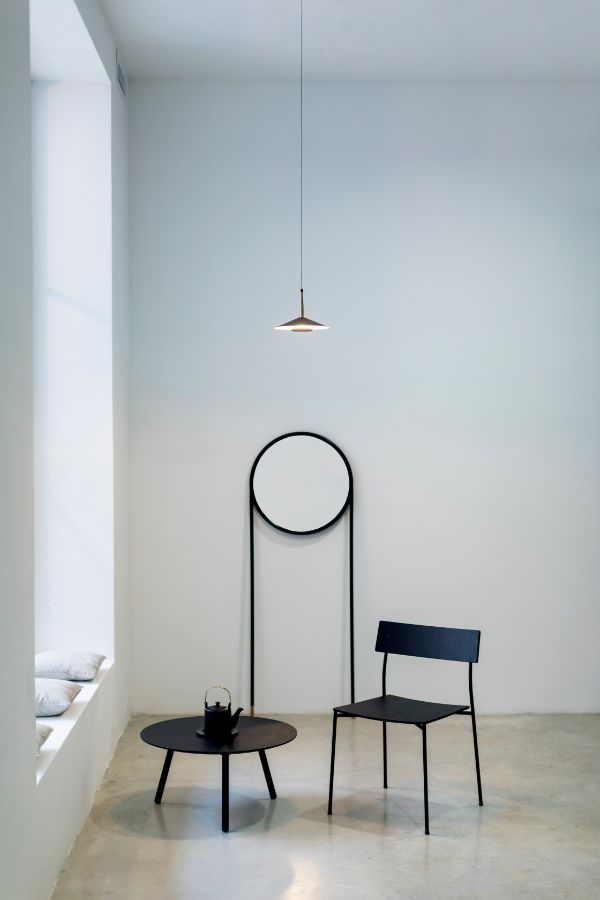 Nowoczesna wisząca lampa Orion z czarnym kloszem i oświetleniem LED