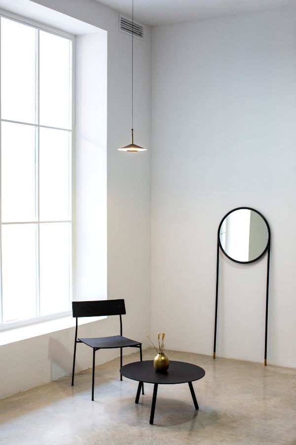 Nowoczesna wisząca lampa Orion z czarnym kloszem i oświetleniem LED