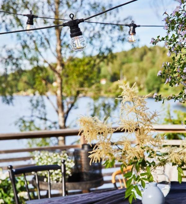 Ogrodowa girlanda LED Garden 24 z małymi żarówkami i klasą szczelności IP44