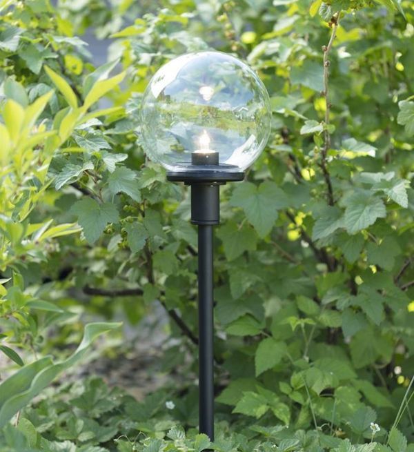 Ogrodowy słupek Garden 24 w formie szklanej kuli o klasie szczelności IP44
