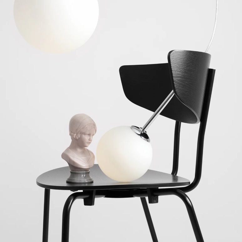 Okrągła wisząca lampa Bosso XS w chromowanym wykończeniu z mlecznym szkłem