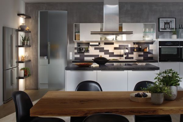 Oprawa meblowa Micro Line wpuszczana w kolorze chromu, zasilanie 12V