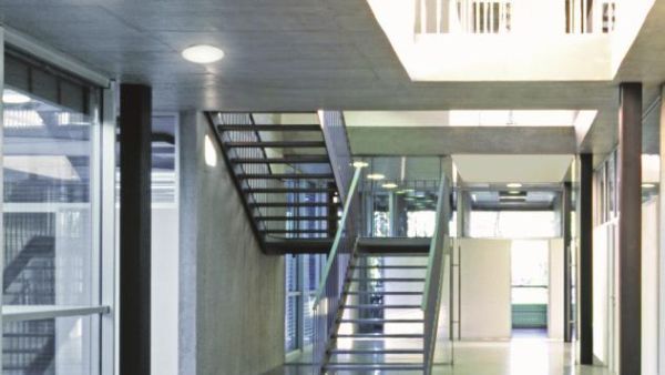 Plafon RS PRO LED P1 Ver.3 o strumieniu świetlnym 1010 lm i barwie światła 4000 K