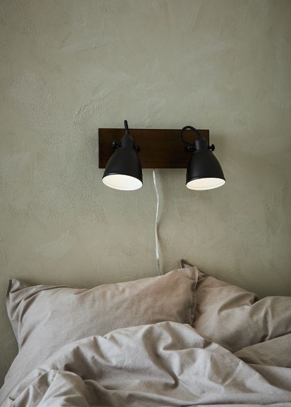 Podwójny kinkiet Native z regulowanymi kloszami w kolorze czarnym