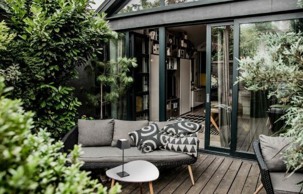 Przenośna lampa Mahe w kolorze czarnym o klasie ochrony IP54