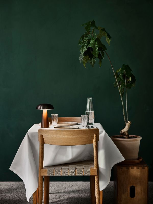 Przenośna lampa stołowa Como SC53 zasilana przez USB i wyposażona w ściemniacz