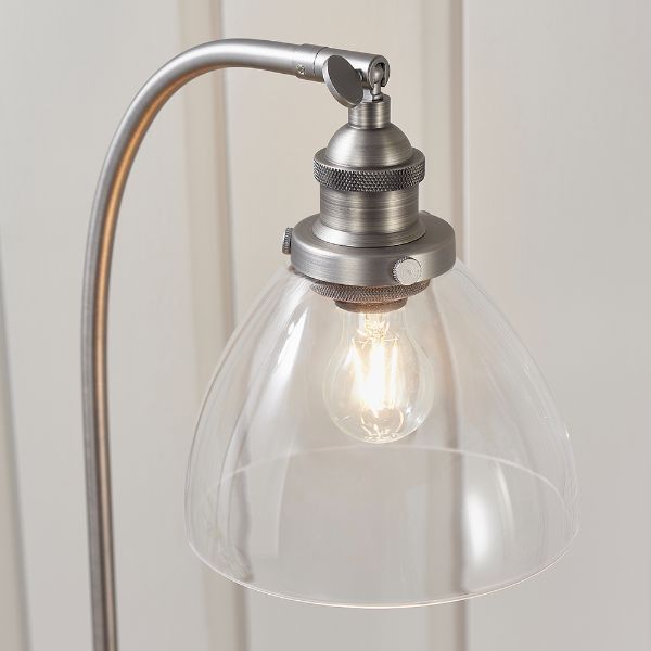Srebrna lampa stołowa Hansen z retro szklanym kloszem