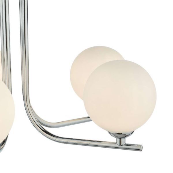 Srebrna lampa wisząca Cradle 5 z mlecznymi kloszami do salonu