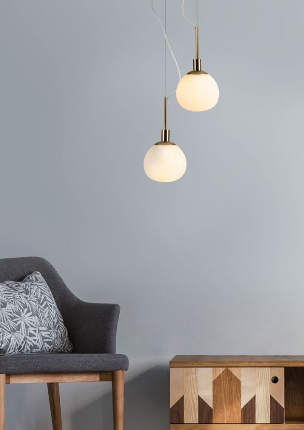 Srebrna wisząca lampa Erich z mlecznym kloszem