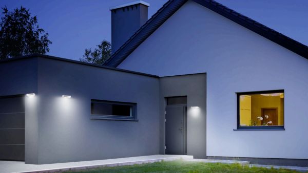 Srebrny kinkiet solarny XSOLAR SOL-O z czujnikiem ruchu