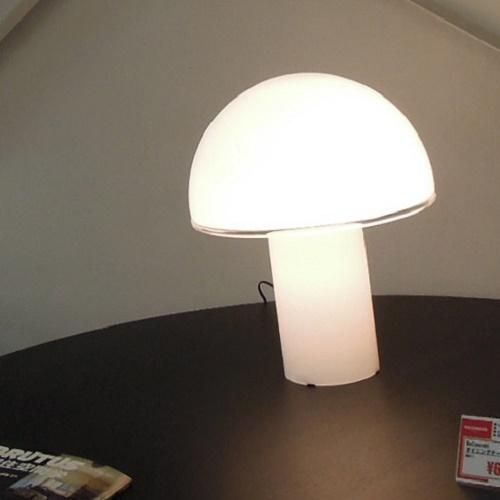 Średniej wielkości lampa stołowa Onfale Tavolo z podwójnym włącznikiem