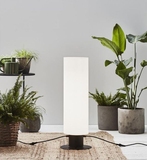 Stojąca lampa Garden 24 o wysokości 70 cm i klasie szczelności IP44