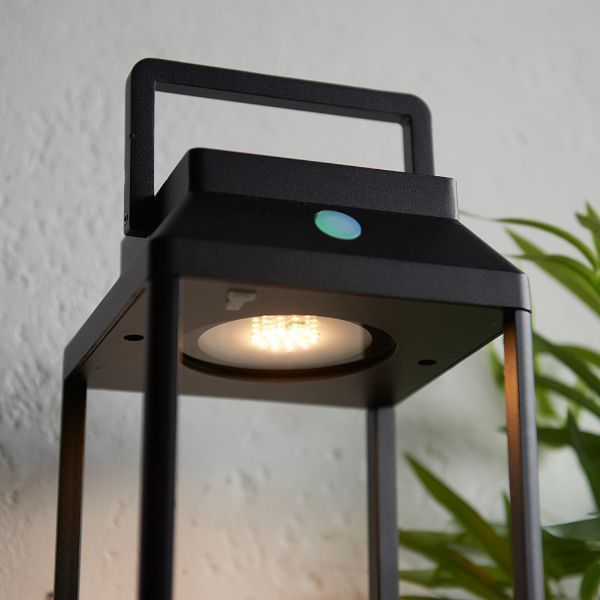 Stojąca lampa solarna Linterna M w formie latarni, odporna na warunki atmosferyczne (IP44)