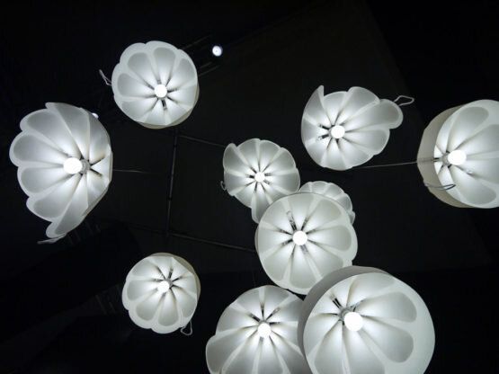 Stylowa lampa wisząca Beza 2 z białym kloszem