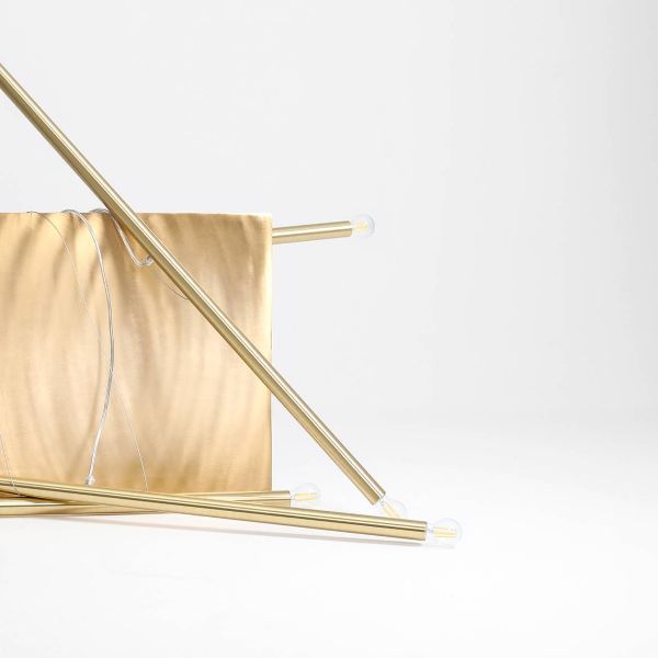 Stylowa wisząca lampa Tubo 8 w mosiężnym wykończeniu