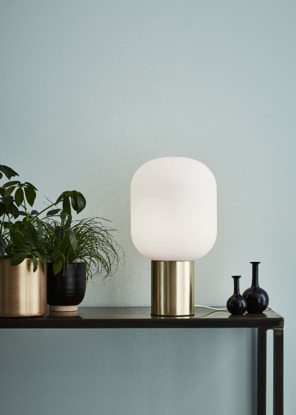 Szklana lampa stołowa Brooklyn z złotą podstawą