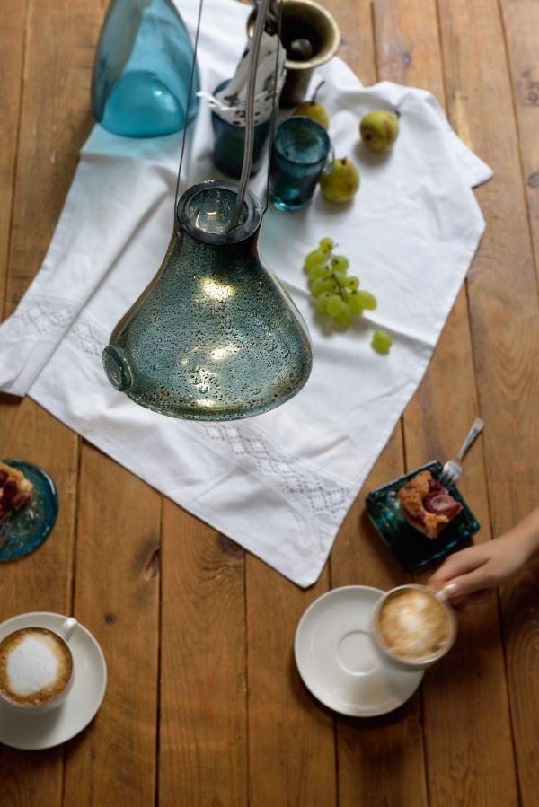 Turkusowa lampa wisząca Drop o oryginalnym designie