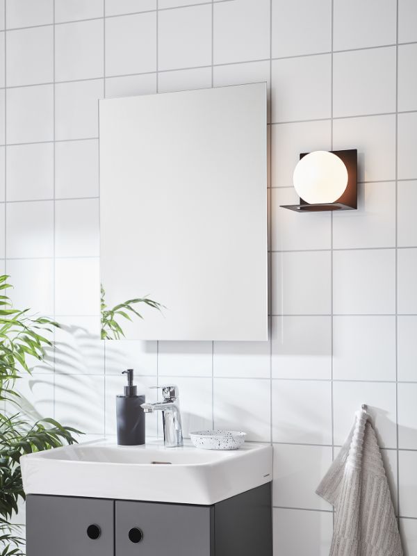 Unikalny kinkiet Zenit z szklanym kloszem i klasą szczelności IP44