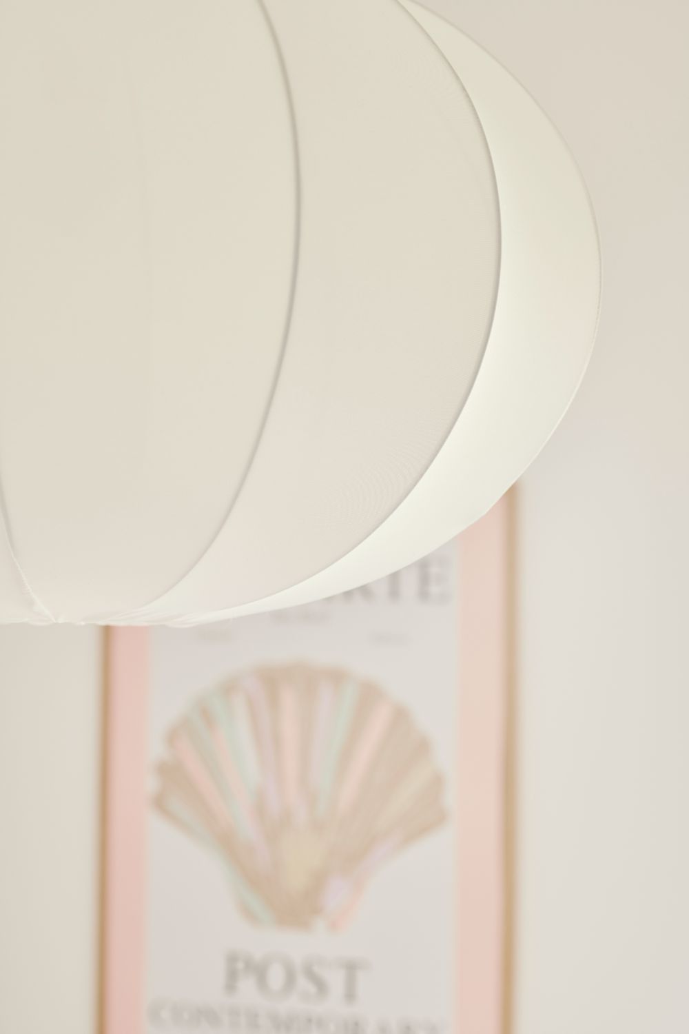 Wisząca lampa Aeron 40 w kształcie białego lampionu