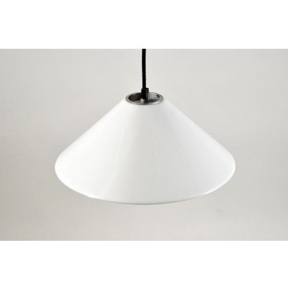Wisząca lampa Aggregato Saliscendi Cone S z białym, stożkowym kloszem