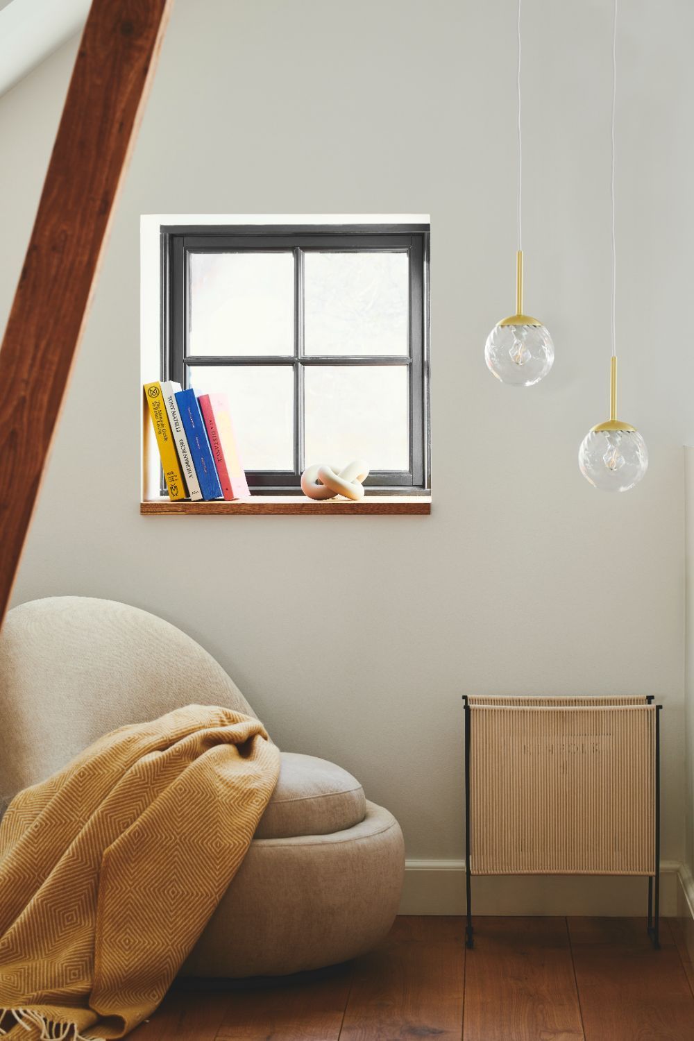 Wisząca lampa Chisell 15 ze szklaną kulą