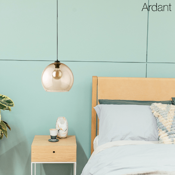 Wisząca lampa Cubus z bursztynowym szklanym kloszem