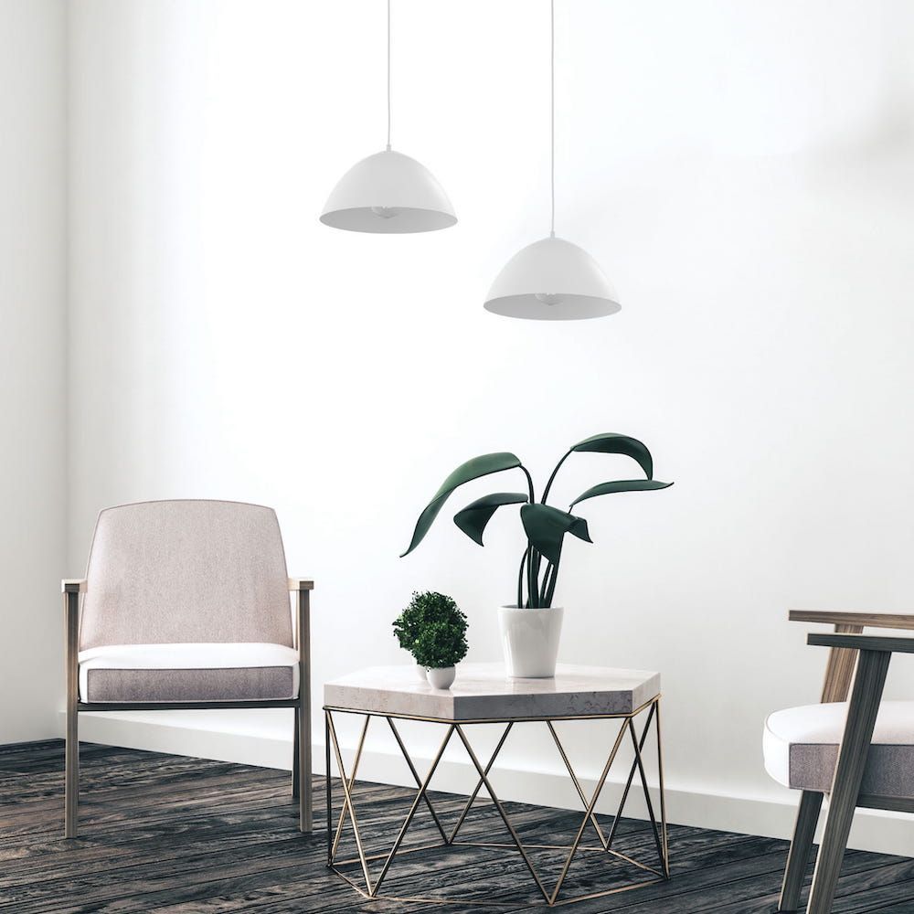 Wisząca lampa Faro w białym kolorze z metalowym kloszem