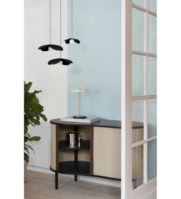 Wisząca lampa Forget Me Not S w kolorze czarnym, wykonana z dębu