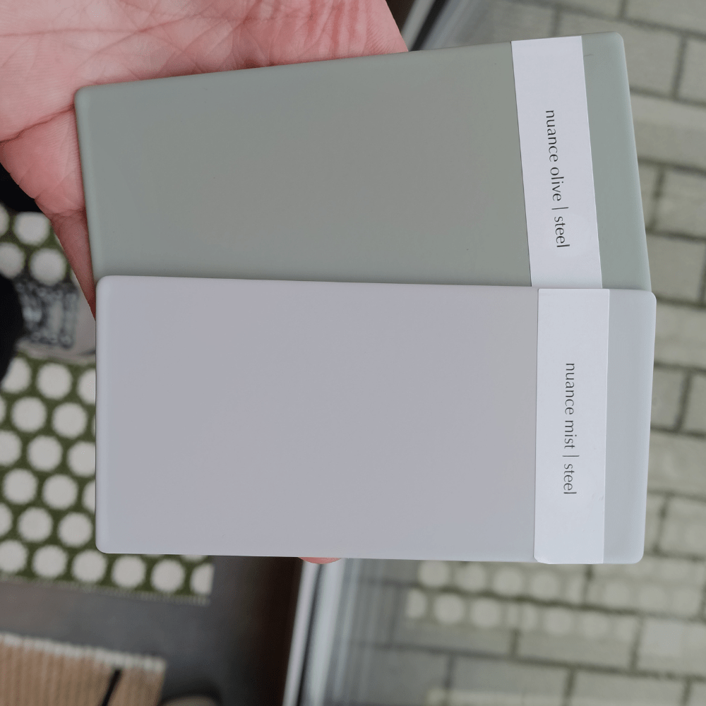 Wisząca lampa LED Asteria Mini w kolorze szałwiowym